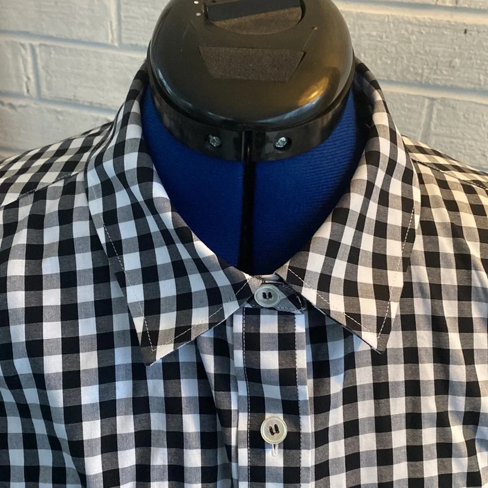Size 14W tailored Talbots non-iron button down - Picture 3 of 8